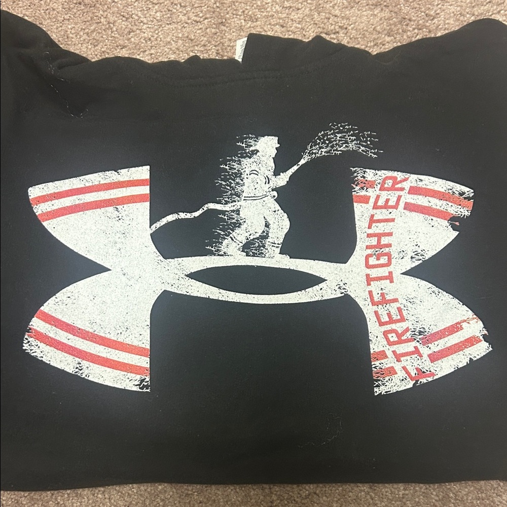 Under Armour Black Hooded Sweatshirt with Firefighter Design bind d4 4d